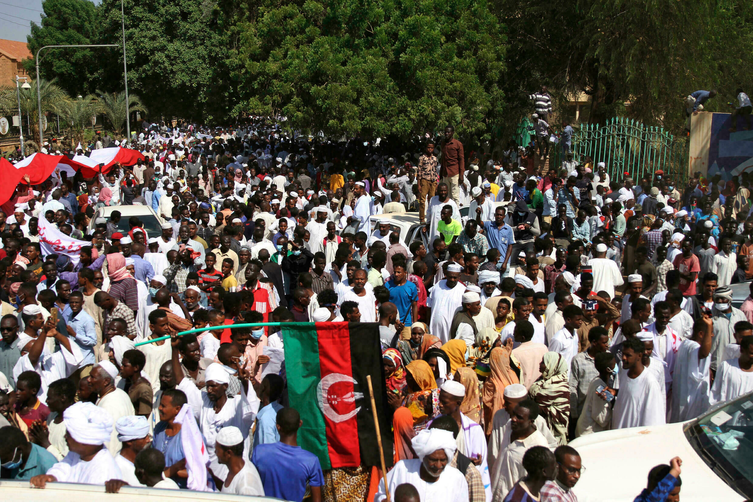 Ribuan Demonstran Pro-Militer Tuntut Pembubaran Temerintahan transisi Sudan